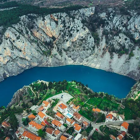 Emotheo Heritage Hotel 4*