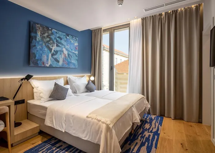 Emotheo Heritage Hotell