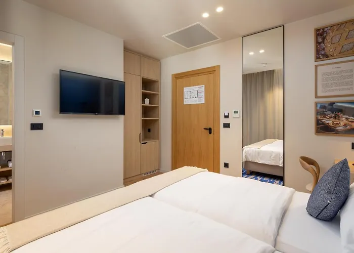 Hotell Emotheo Heritage 4*