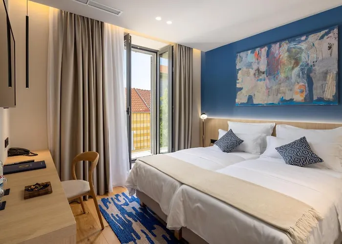 Hotell Emotheo Heritage 4*