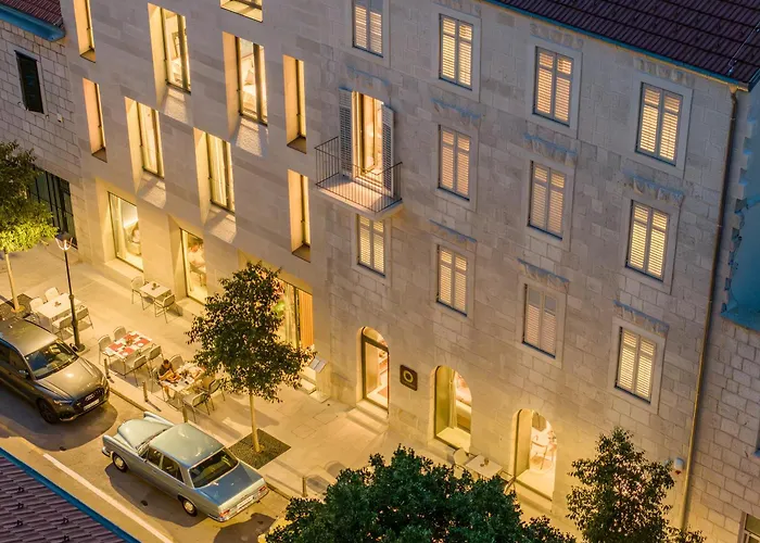 Emotheo Heritage Hotell