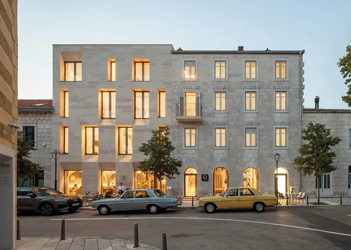 Emotheo Heritage Hotell