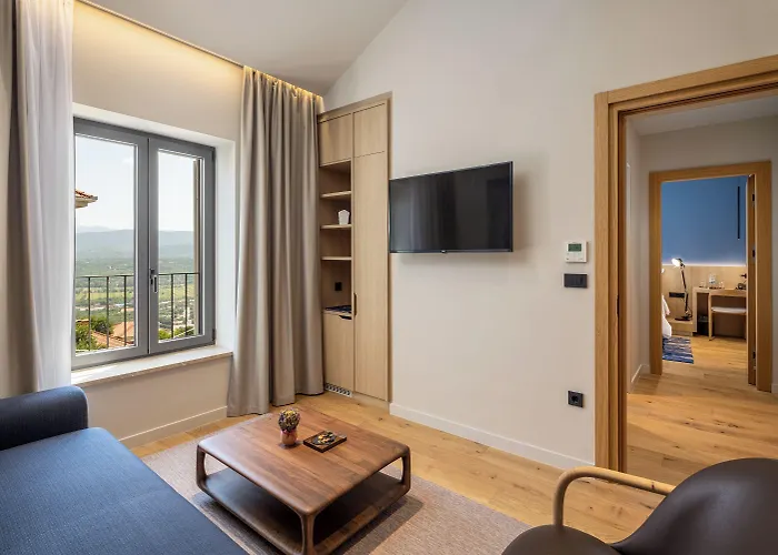 Hotell Emotheo Heritage 4*